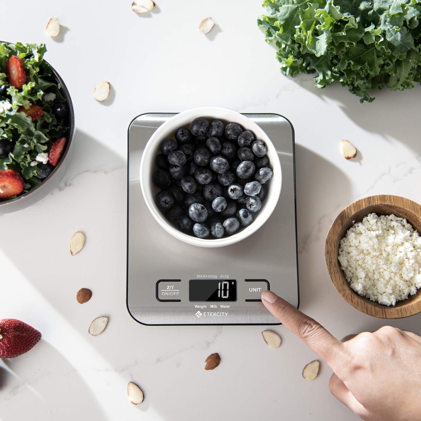 ETEKCITY Küchenwaage Digital - Edelstahl 304 - Lebensmittelgeeignete Waage Küche - Leicht zu Reinigen - Feinwaage mit Beleuchtetem LCD-Klare und gut Lesbare Kithchen Scale - 5 KG-1g - Edelstahl-Silber